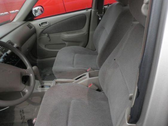 Chevrolet Prizm 2002 photo 2