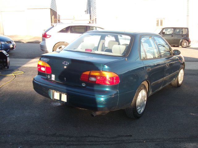 Chevrolet Prizm 2002 photo 2