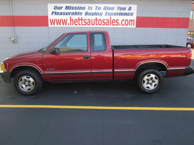 Chevrolet S-10 Lariat Crew Diesel 4x4 Pickup Truck