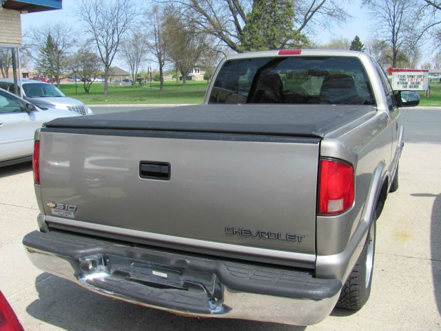 Chevrolet S-10 2000 photo 2