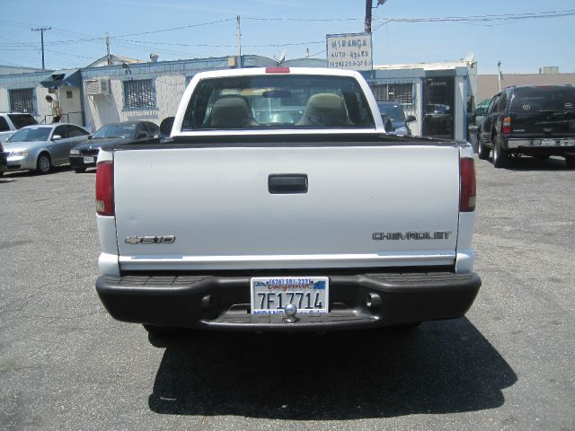 Chevrolet S-10 2003 photo 2