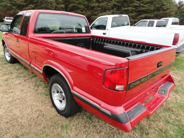 Chevrolet S10 1995 photo 3
