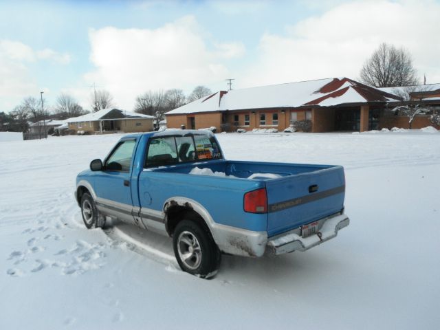 Chevrolet S10 1995 photo 3