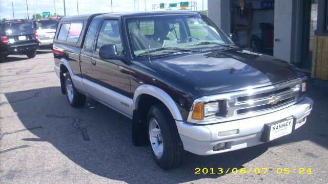 Chevrolet S10 3.7 Sport Pickup Truck