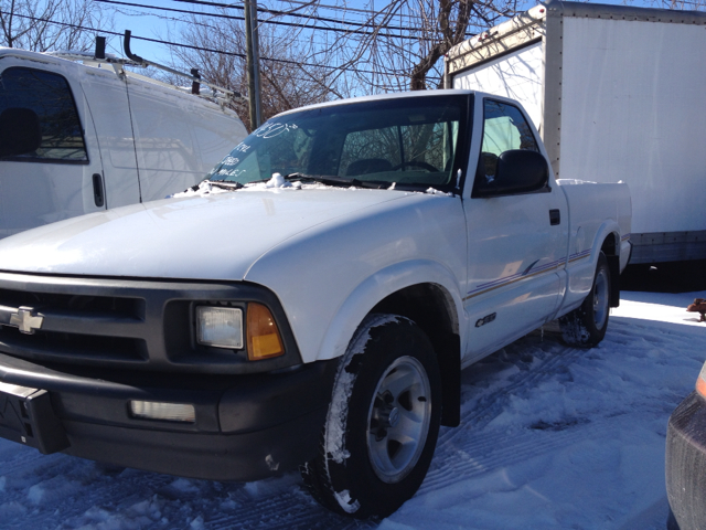 Chevrolet S10 1996 photo 2