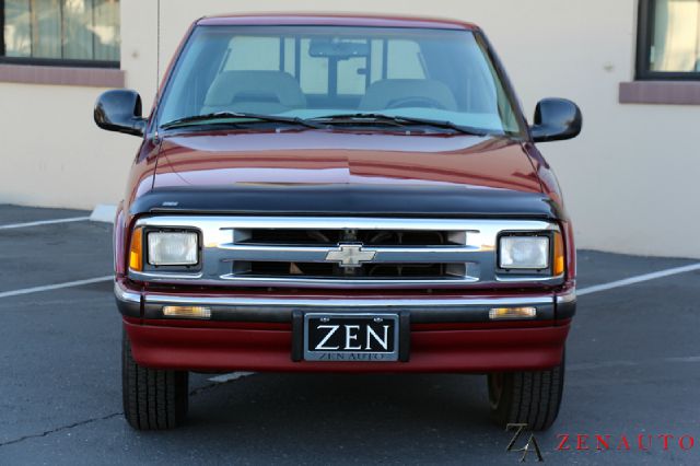 Chevrolet S10 1997 photo 3