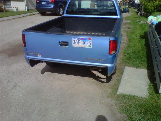 Chevrolet S10 1997 photo 2