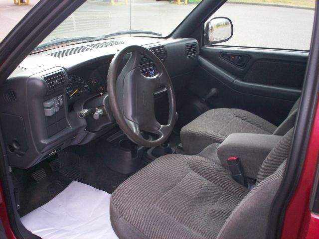 Chevrolet S10 1997 photo 2