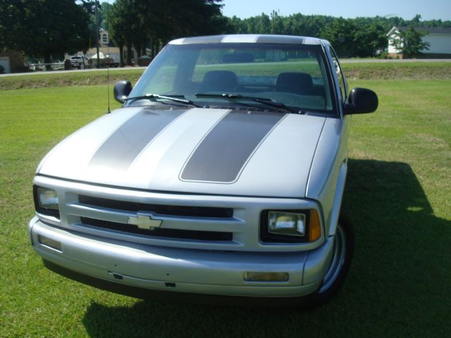 Chevrolet S10 1997 photo 1