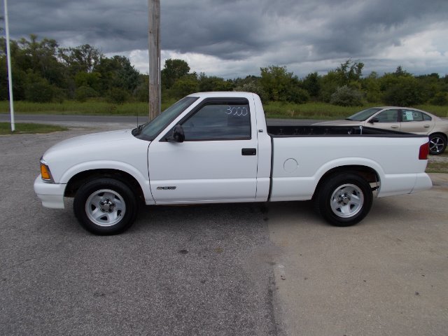 Chevrolet S10 1997 photo 1