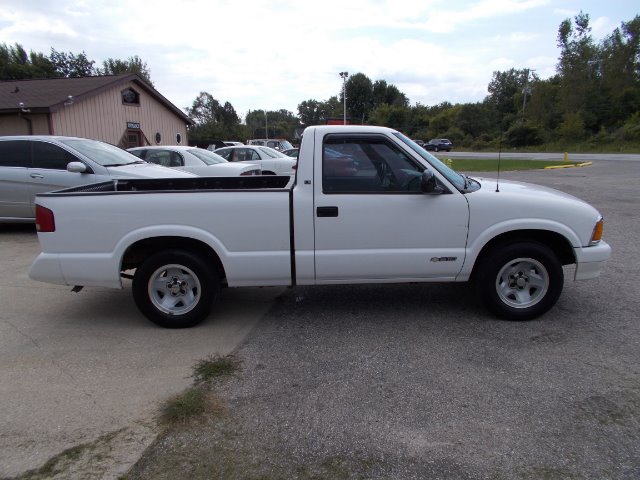 Chevrolet S10 1997 photo 4
