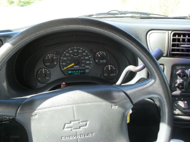 Chevrolet S10 1998 photo 2
