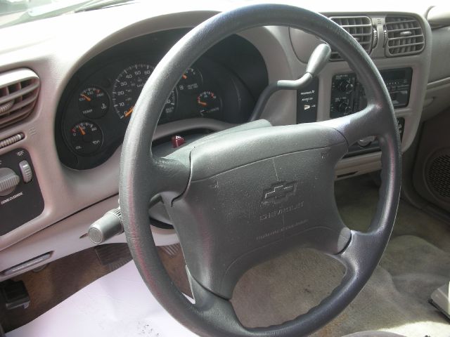 Chevrolet S10 1998 photo 2