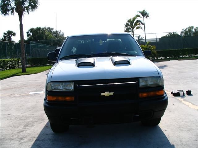 Chevrolet S10 1998 photo 1