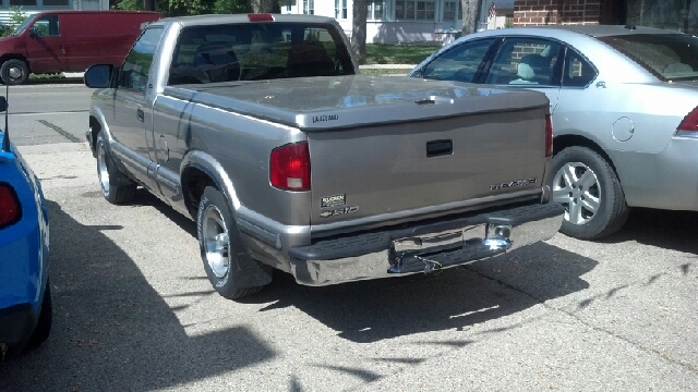 Chevrolet S10 1998 photo 1