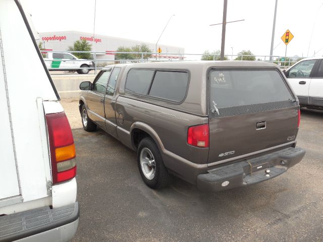 Chevrolet S10 4dr Sdn Auto GLS w/XM Pickup Truck