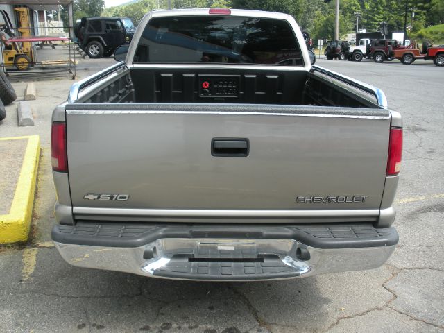 Chevrolet S10 1999 photo 2