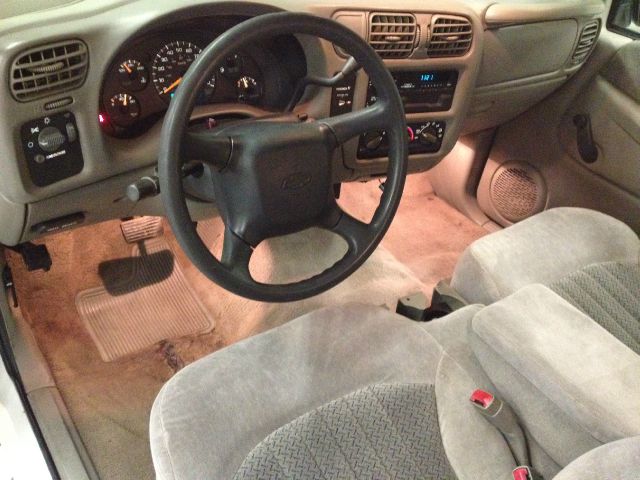 Chevrolet S10 1999 photo 23
