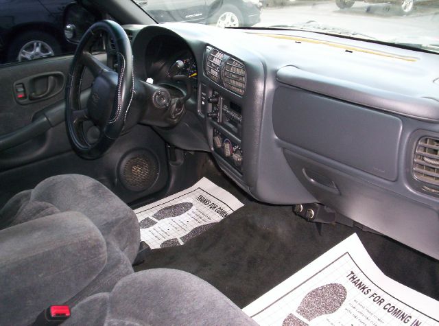 Chevrolet S10 1999 photo 2