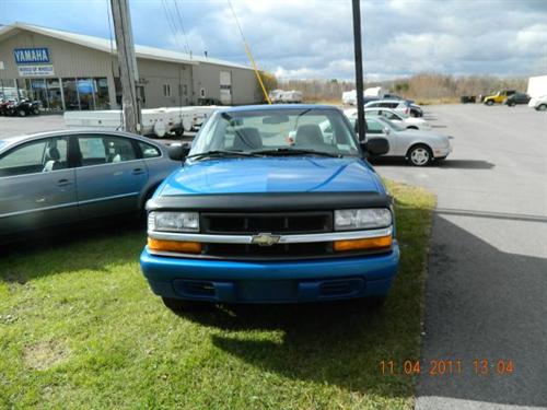 Chevrolet S10 2000 photo 2
