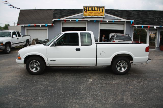 Chevrolet S10 2000 photo 1