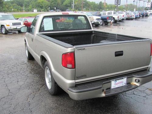 Chevrolet S10 2000 photo 2