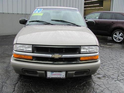 Chevrolet S10 2000 photo 3