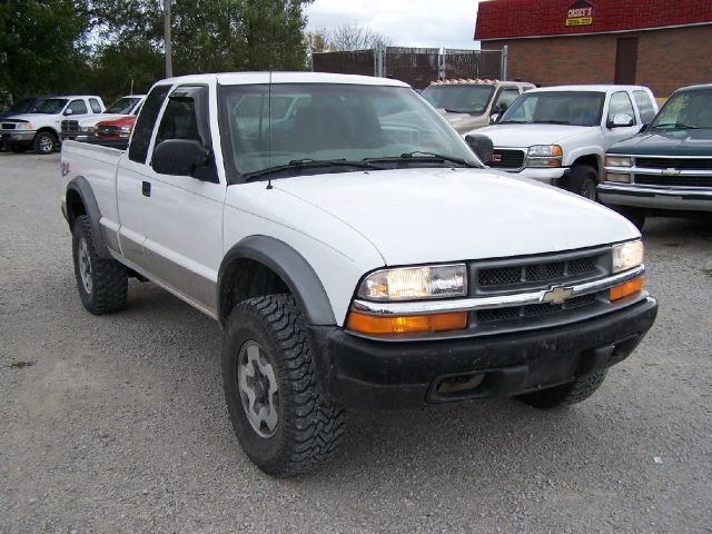 Chevrolet S10 2000 photo 1
