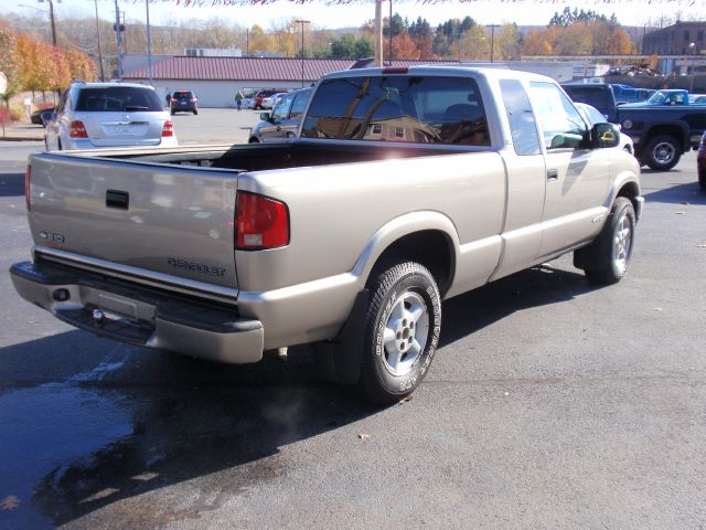 Chevrolet S10 2000 photo 1