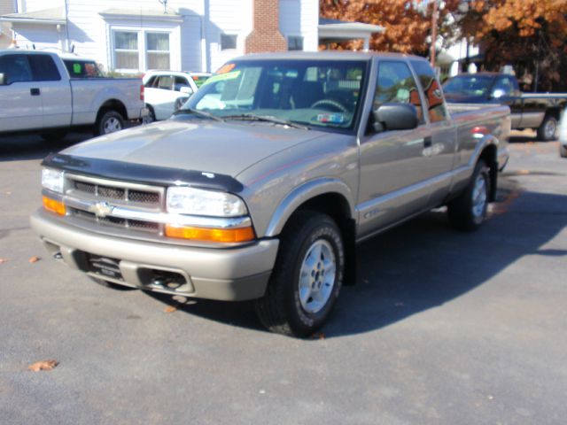 Chevrolet S10 2000 photo 2