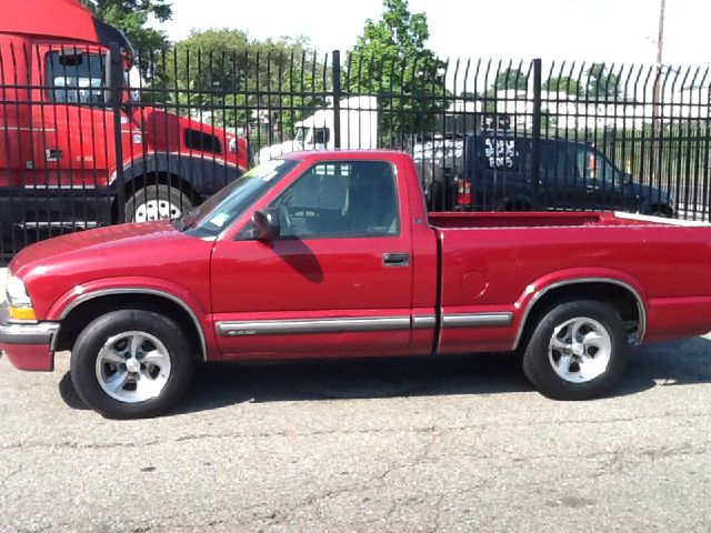 Chevrolet S10 2000 photo 1
