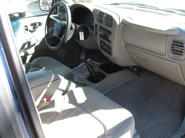 Chevrolet S10 2000 photo 2