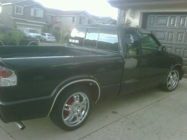 Chevrolet S10 2000 photo 2