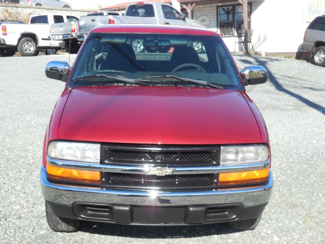 Chevrolet S10 2000 photo 2