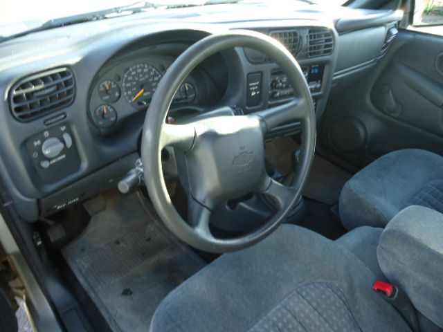 Chevrolet S10 4dr SR5 V8 Auto 4WD Pickup Truck