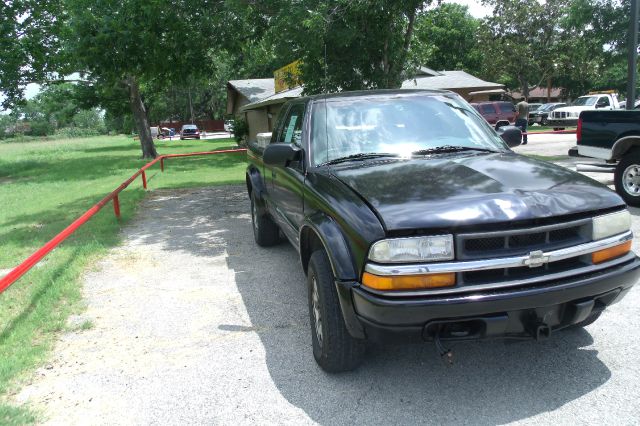 Chevrolet S10 2000 photo 2