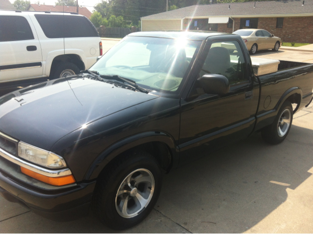 Chevrolet S10 2000 photo 2