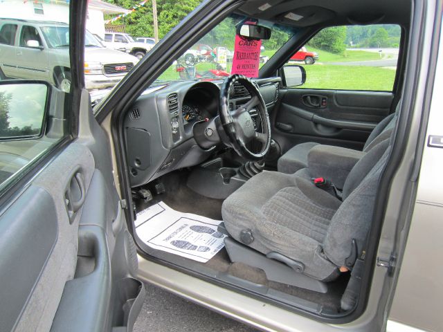 Chevrolet S10 2000 photo 3