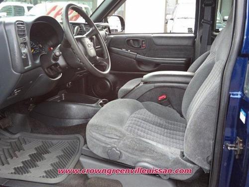 Chevrolet S10 2000 photo 2