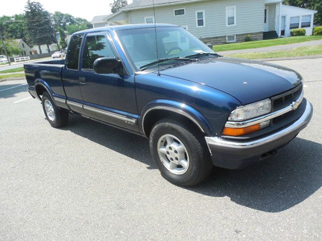 Chevrolet S10 2000 photo 1