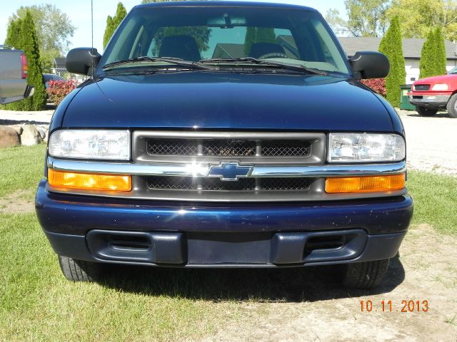 Chevrolet S10 4dr Sdn Auto GLS w/XM Pickup Truck