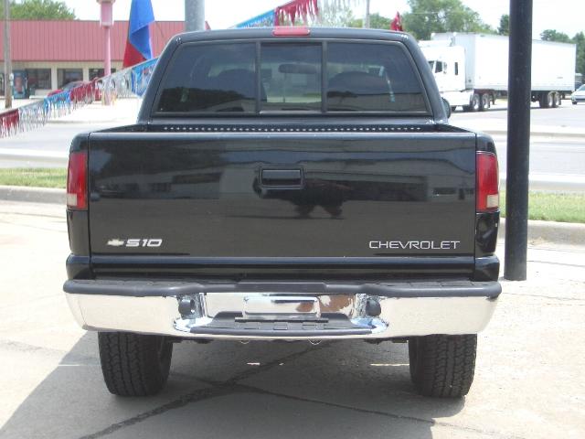 Chevrolet S10 2001 photo 1