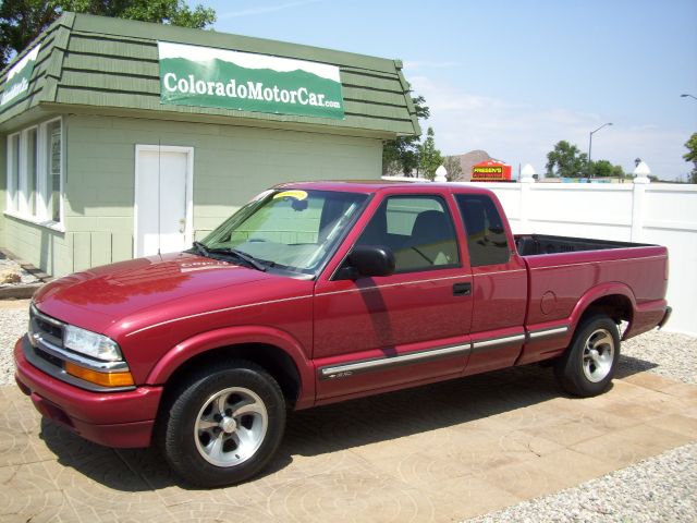 Chevrolet S10 4dr Sdn Auto GLS w/XM Extended Cab Pickup