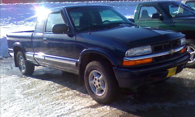 Chevrolet S10 2001 photo 2