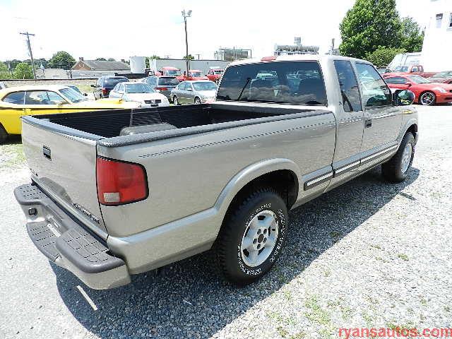 Chevrolet S10 2001 photo 4