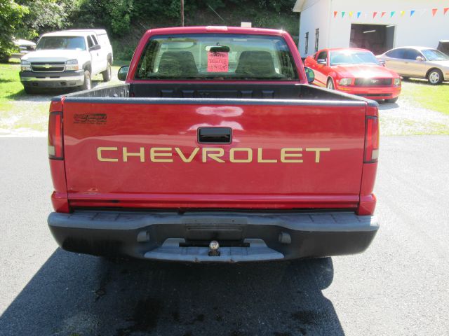 Chevrolet S10 Base Pickup Truck