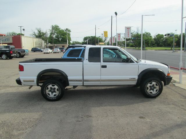 Chevrolet S10 2001 photo 1
