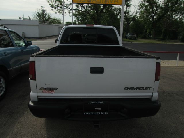 Chevrolet S10 2001 photo 2
