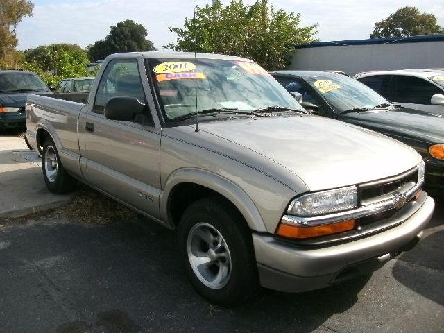 Chevrolet S10 Base Pickup