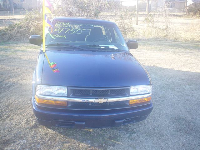 Chevrolet S10 2001 photo 2